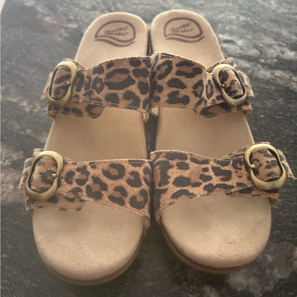 Leopard Print Sandals with Buckles